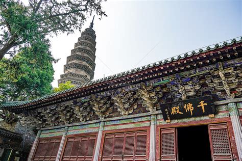 濟南靈巖寺求什麼的 既然靈巖寺是歷史上著名的佛教名山，我們可以從宗教、歷史、文化三個角度來探討。